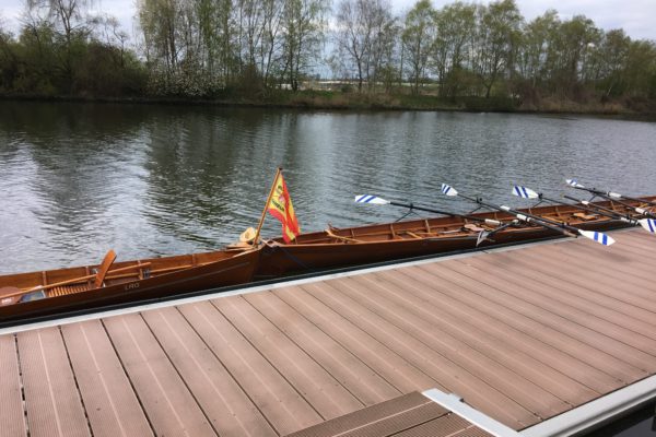 Traditionelle Karfreitag-Rudertour in Lübeck